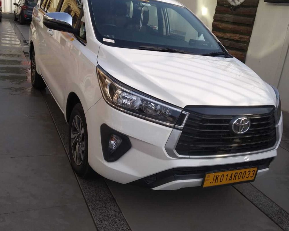 Kashmir-Cab-Booking-Innova-Crysta