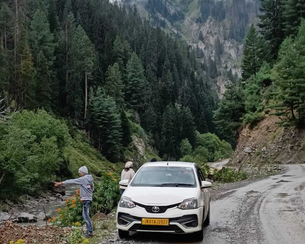 Kashmir-Car-Rentals