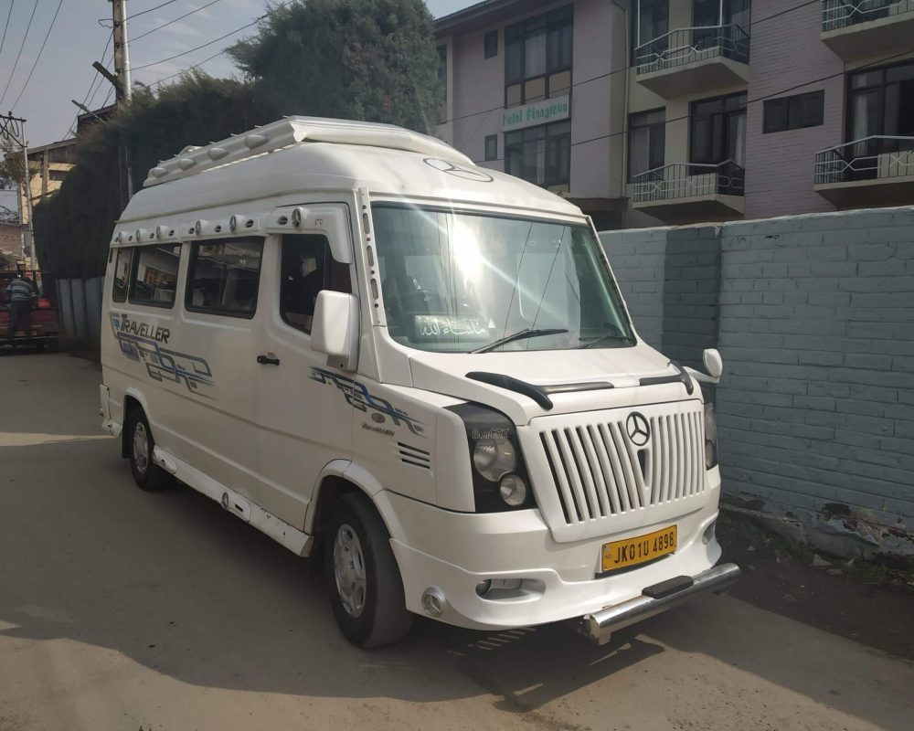 Kashmir-Tempo-Booking-scaled